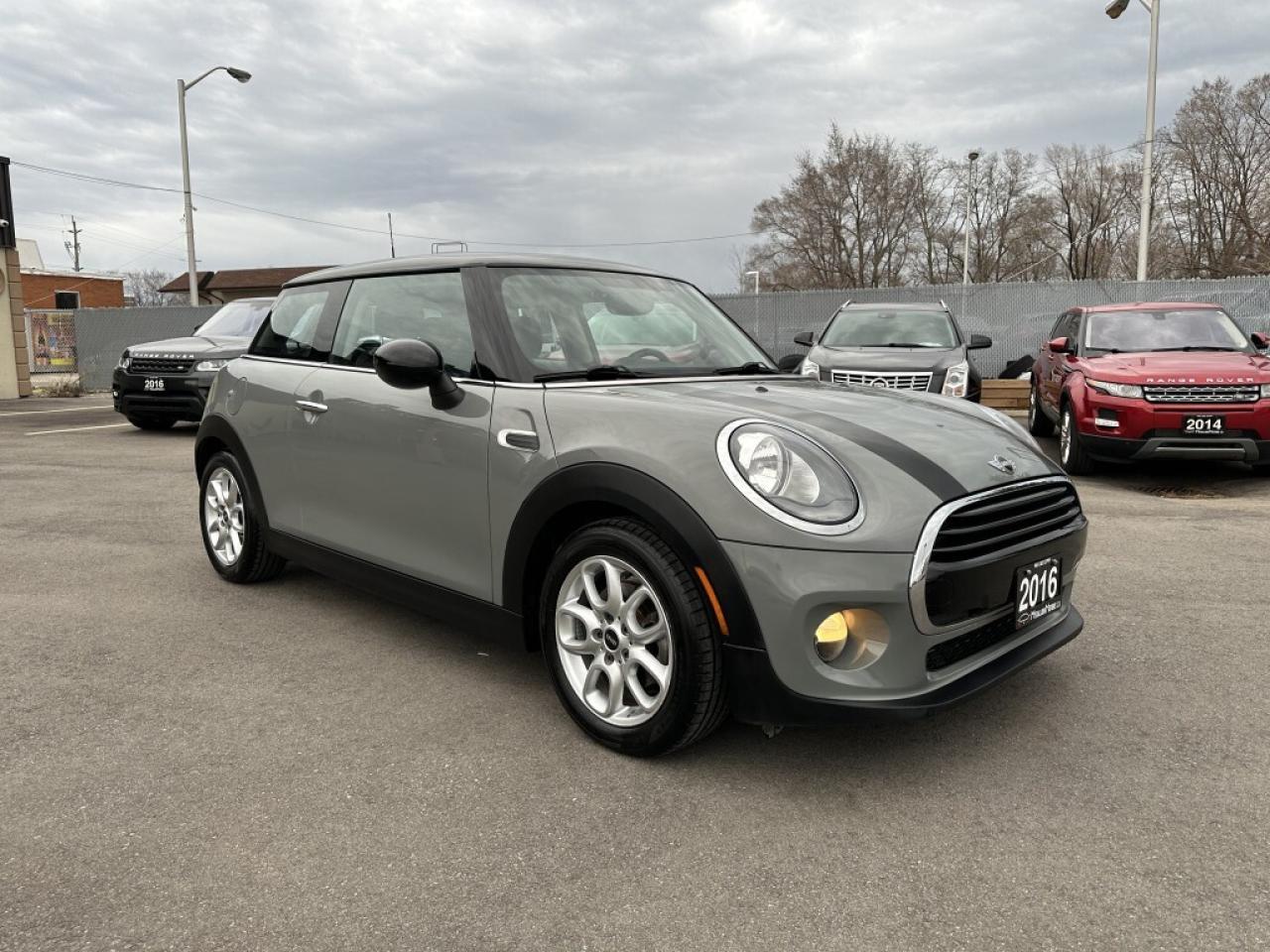 2016 MINI Cooper 3dr HB  ACCIDENT FREE 1-OWNER CERTIFIED Photo2