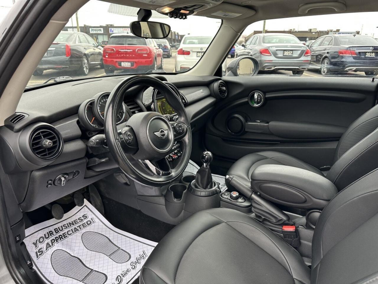 2016 MINI Cooper 3dr HB  ACCIDENT FREE 1-OWNER CERTIFIED Photo