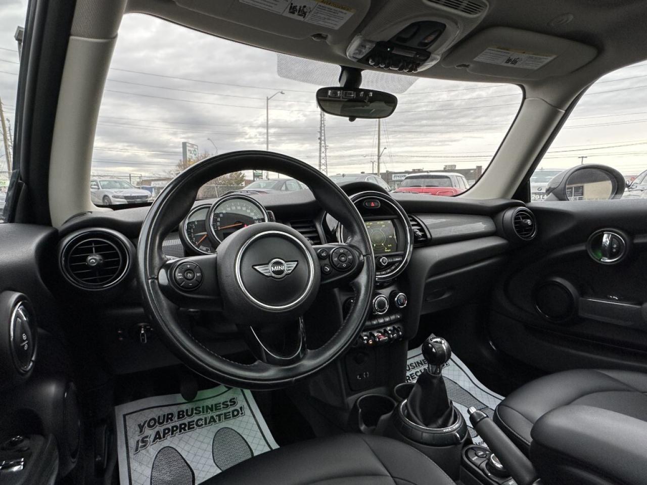 2016 MINI Cooper 3dr HB  ACCIDENT FREE 1-OWNER CERTIFIED Photo