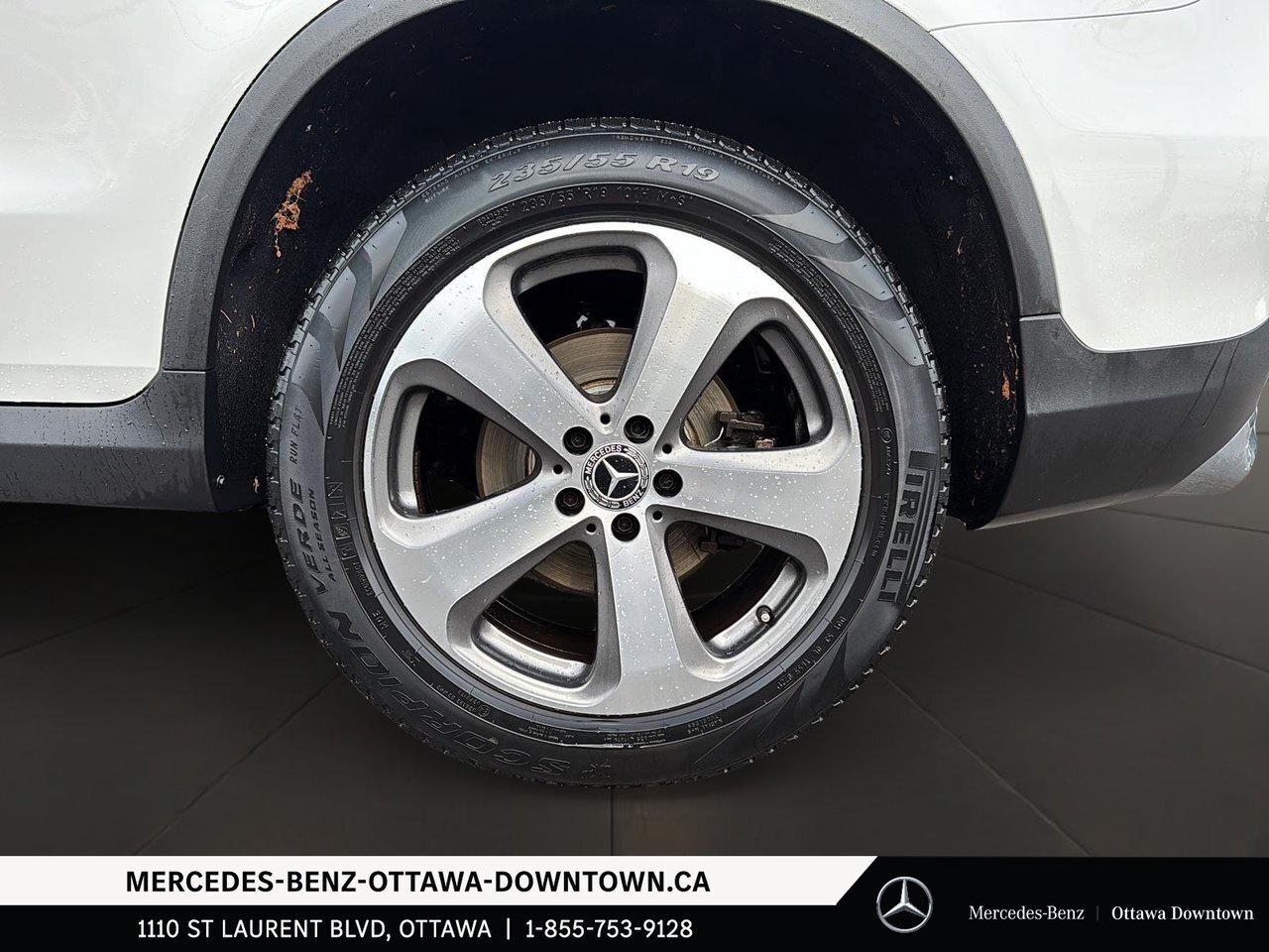 2019 Mercedes-Benz GLC300 4MATIC SUV Premium package / Photo