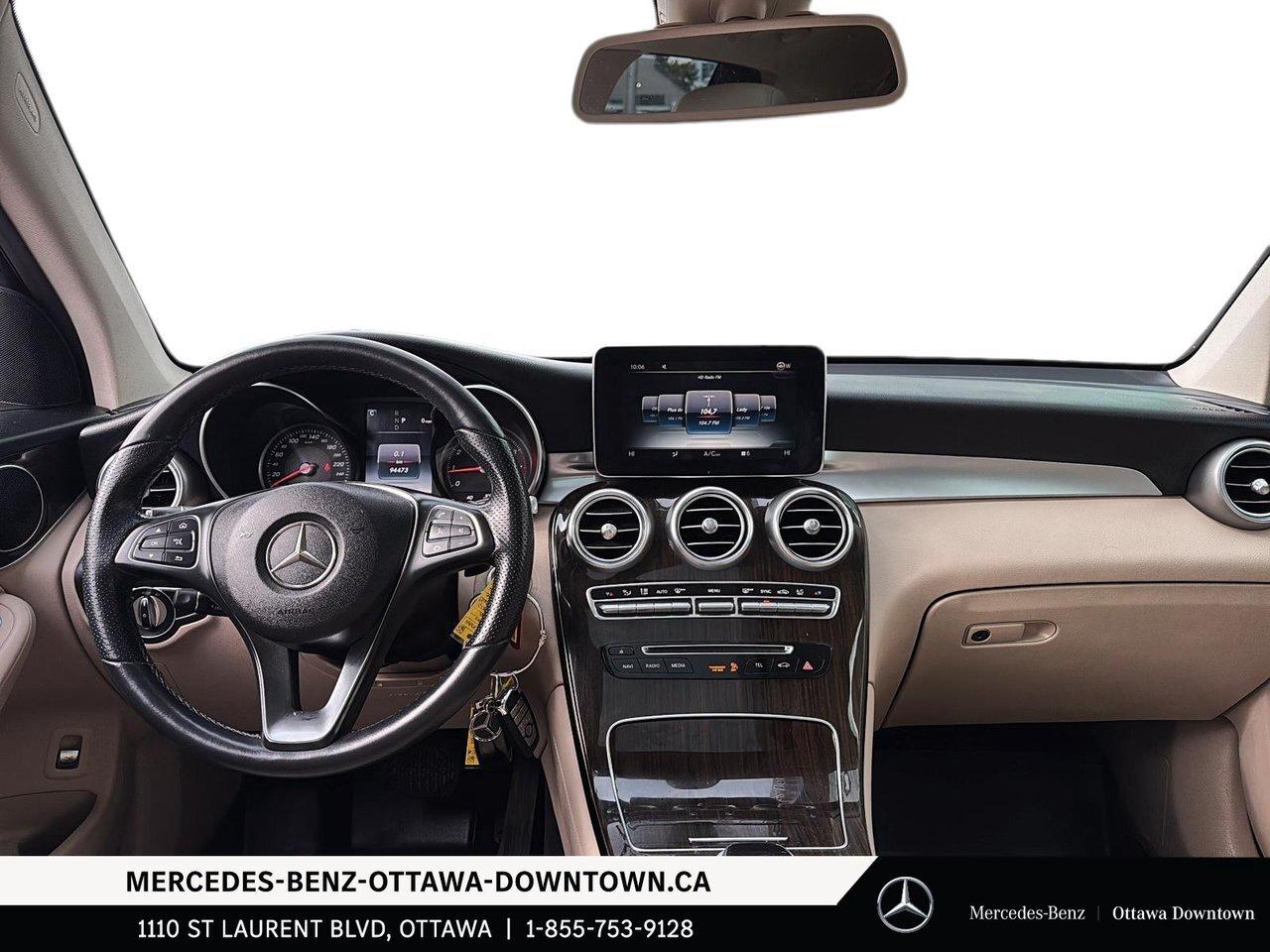 2019 Mercedes-Benz GLC300 4MATIC SUV Premium package / Photo