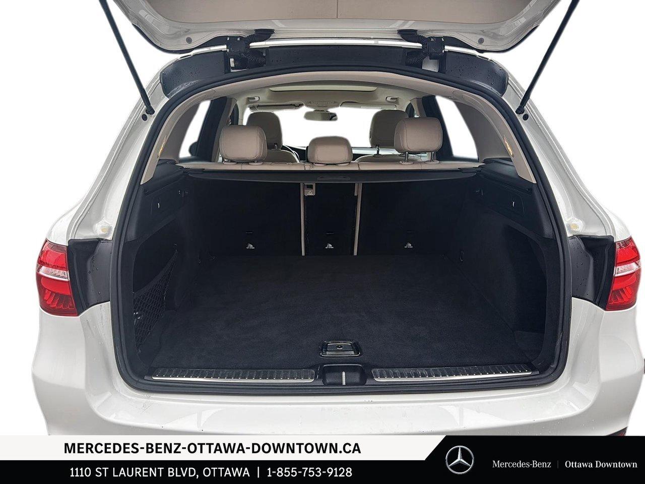 2019 Mercedes-Benz GLC300 4MATIC SUV Premium package / Photo