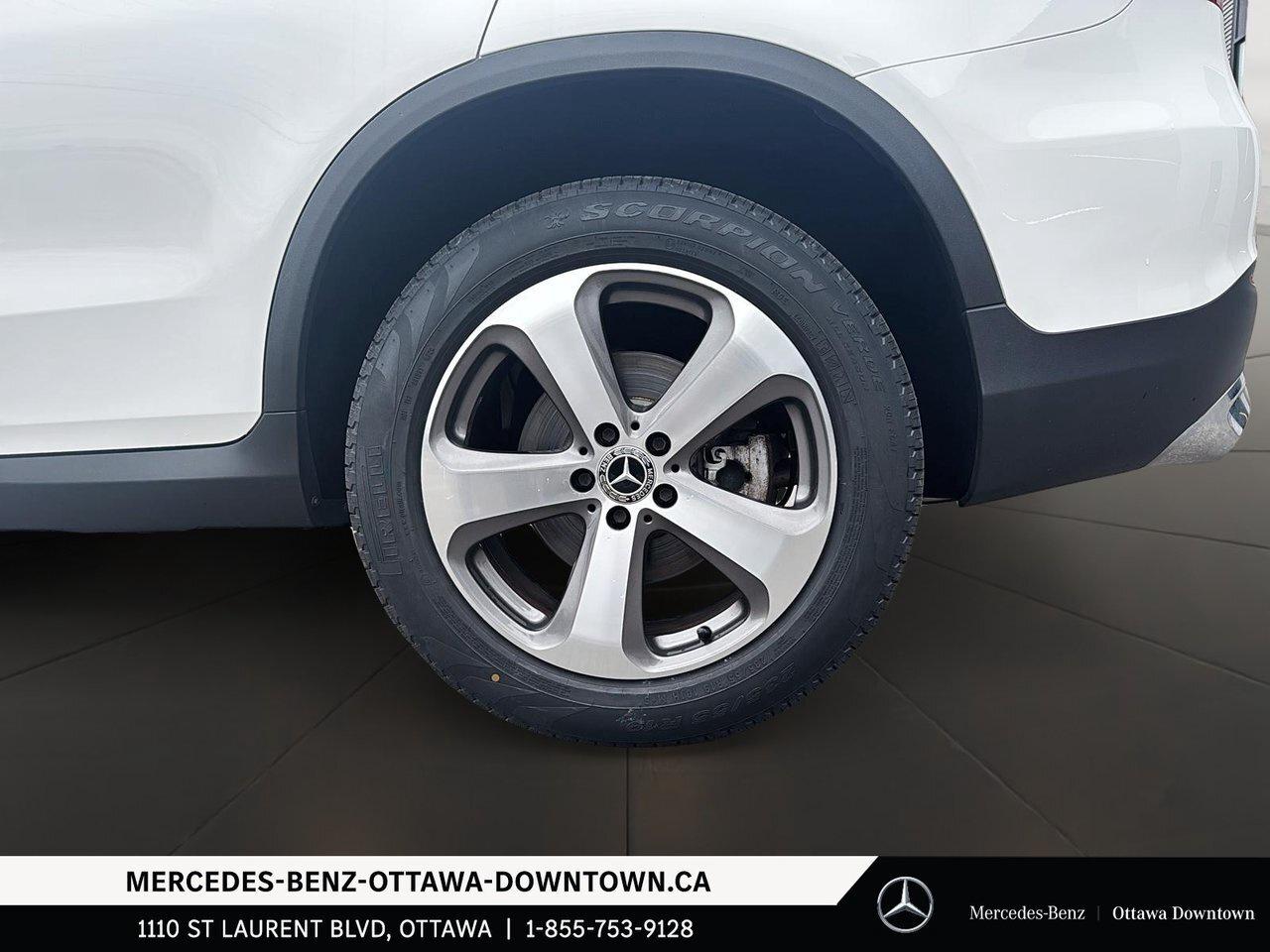 2019 Mercedes-Benz GLC300 4MATIC SUV Premium package / Photo