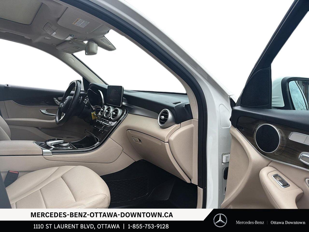 2019 Mercedes-Benz GLC300 4MATIC SUV Premium package / Photo