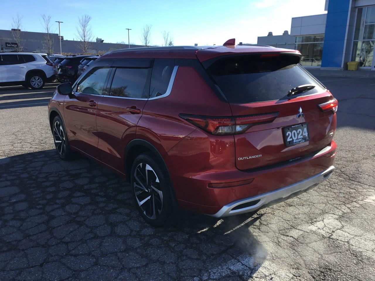 2024 Mitsubishi Outlander GT Photo