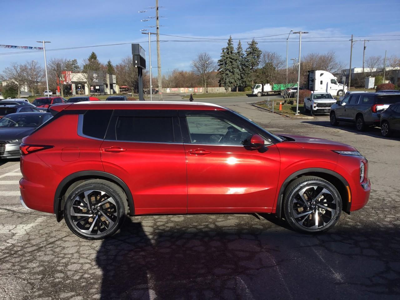 2024 Mitsubishi Outlander GT Photo