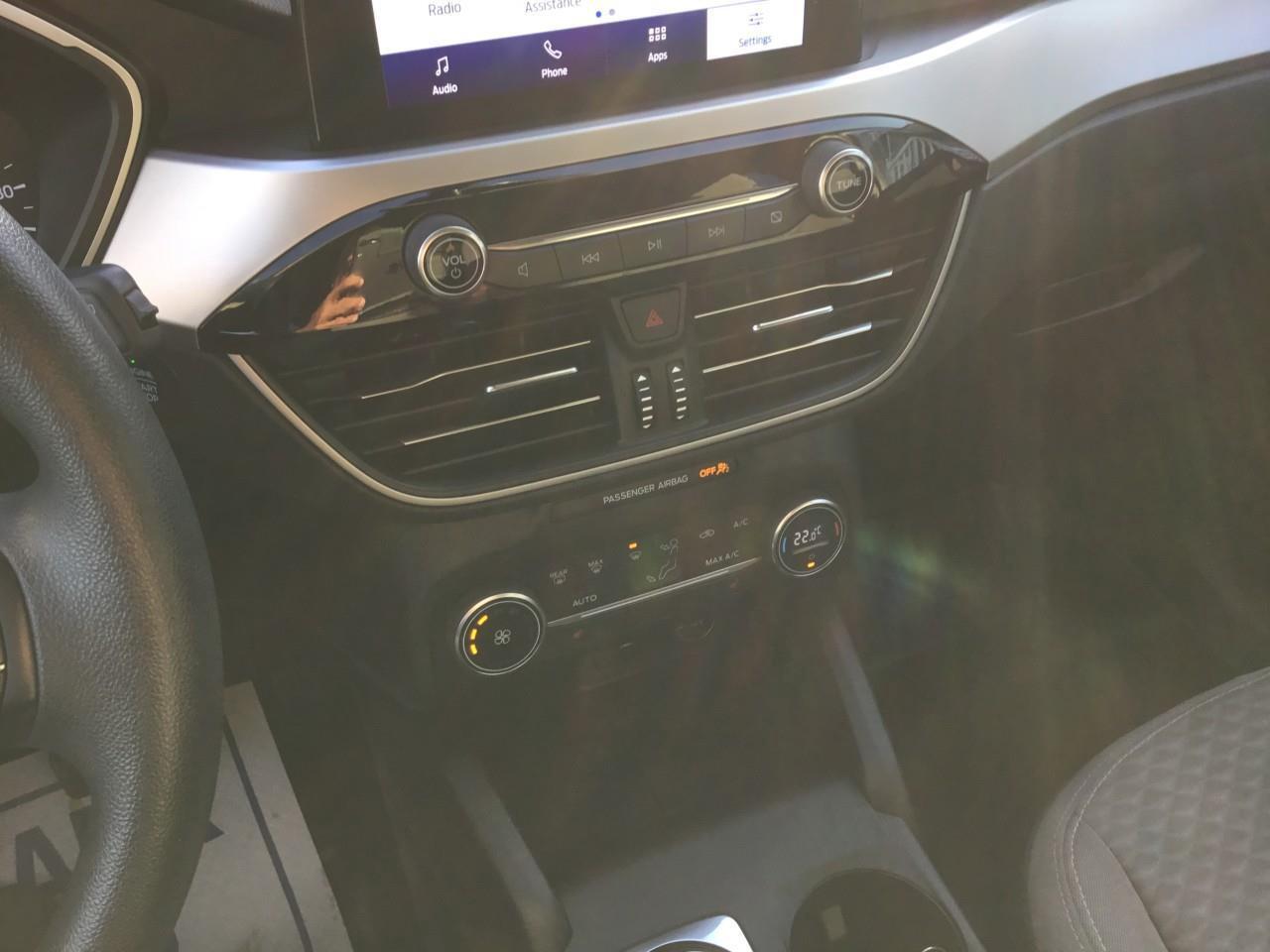 2020 Ford Escape SE Photo