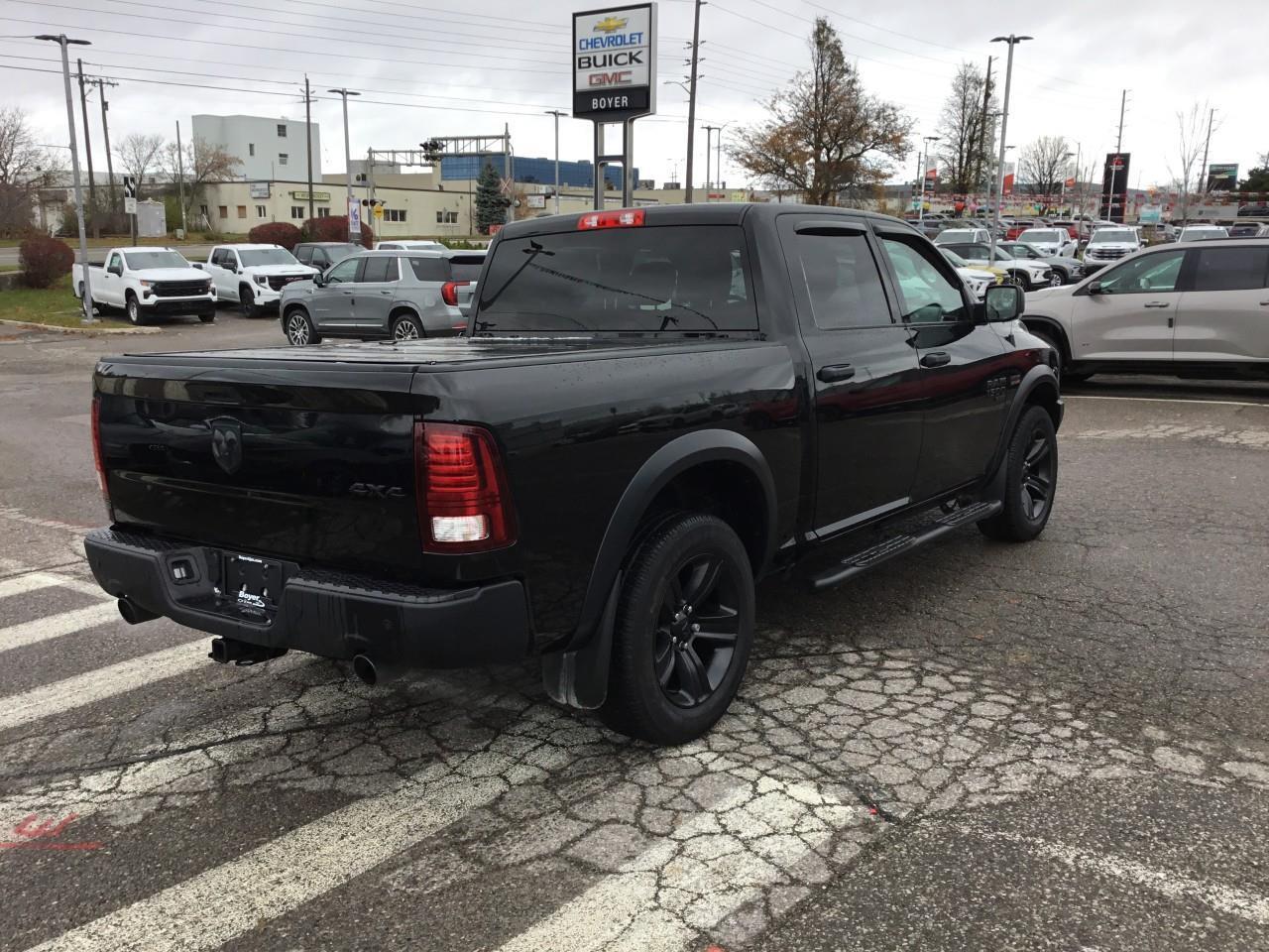 2022 RAM 1500 Classic SLT Photo4