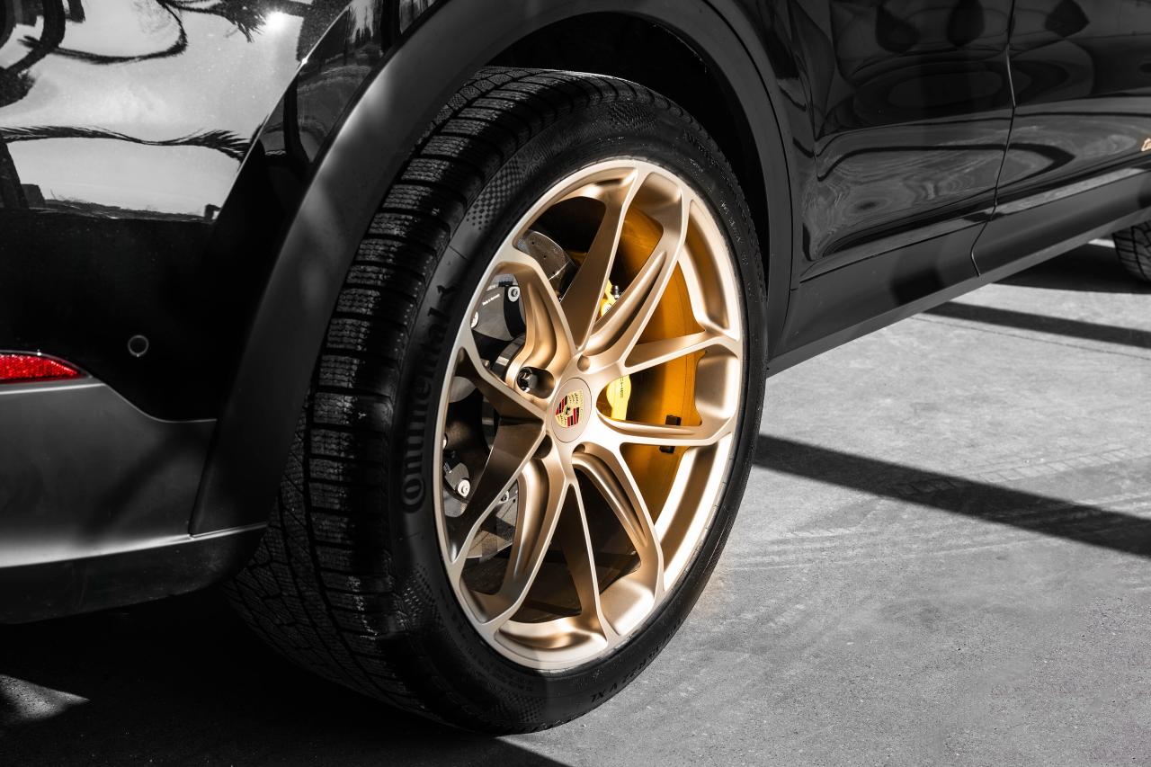 2024 Porsche Cayenne Turbo GT Coupe AWD Photo