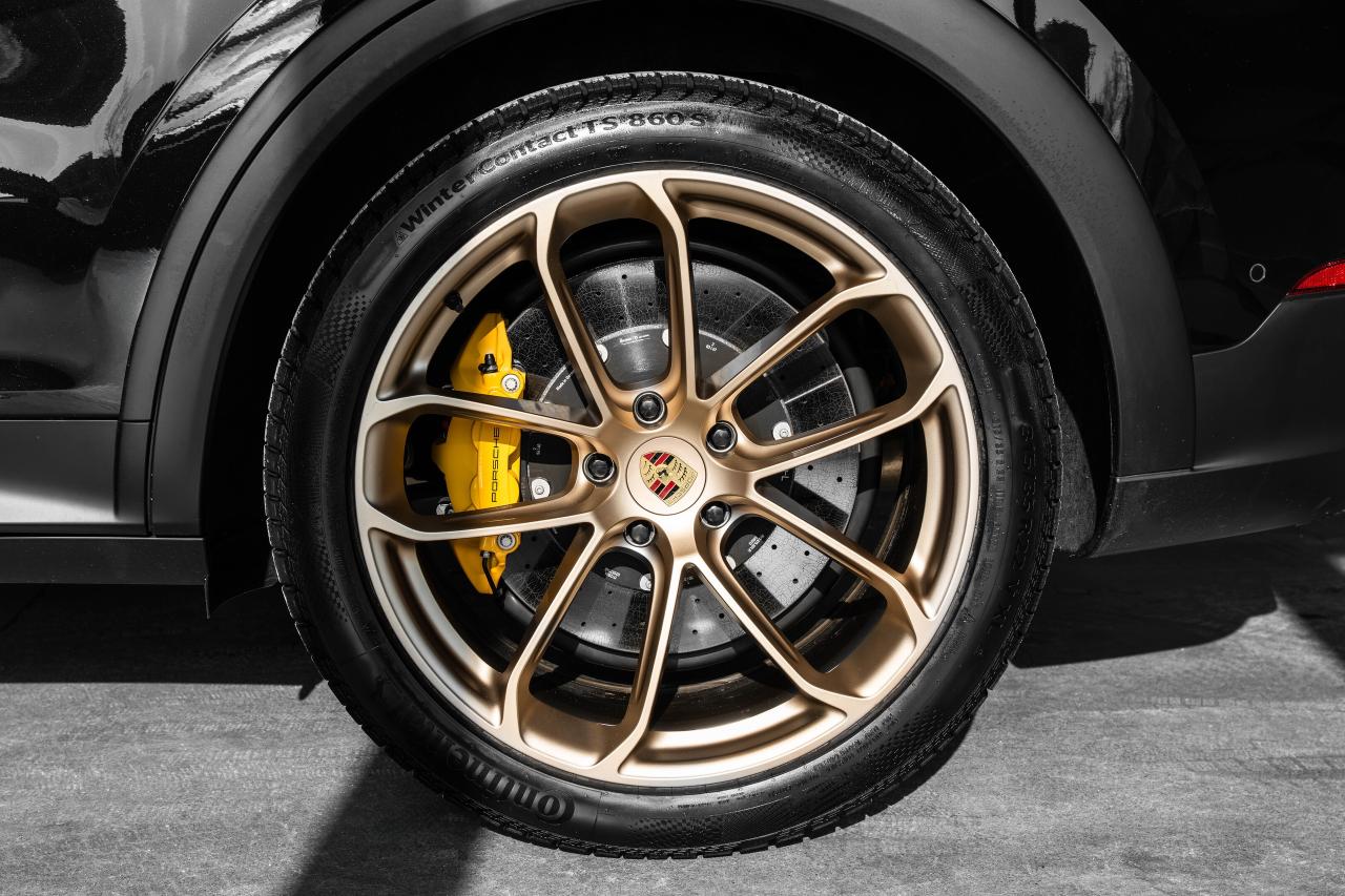 2024 Porsche Cayenne Turbo GT Coupe AWD Photo