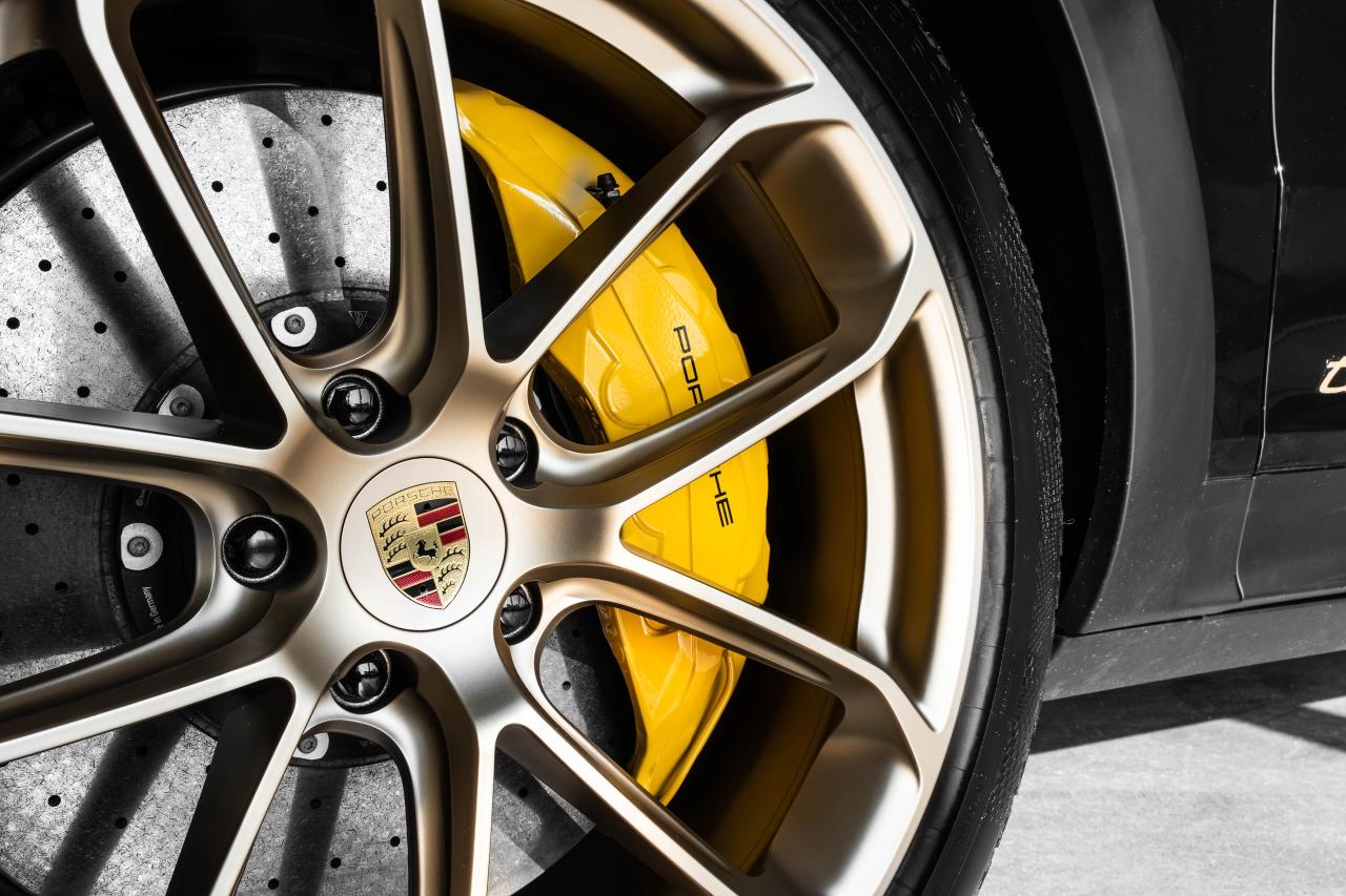 2024 Porsche Cayenne Turbo GT Coupe AWD Photo