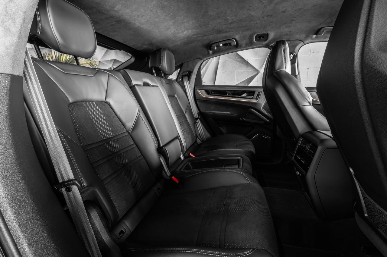 2024 Porsche Cayenne Turbo GT Coupe AWD Photo