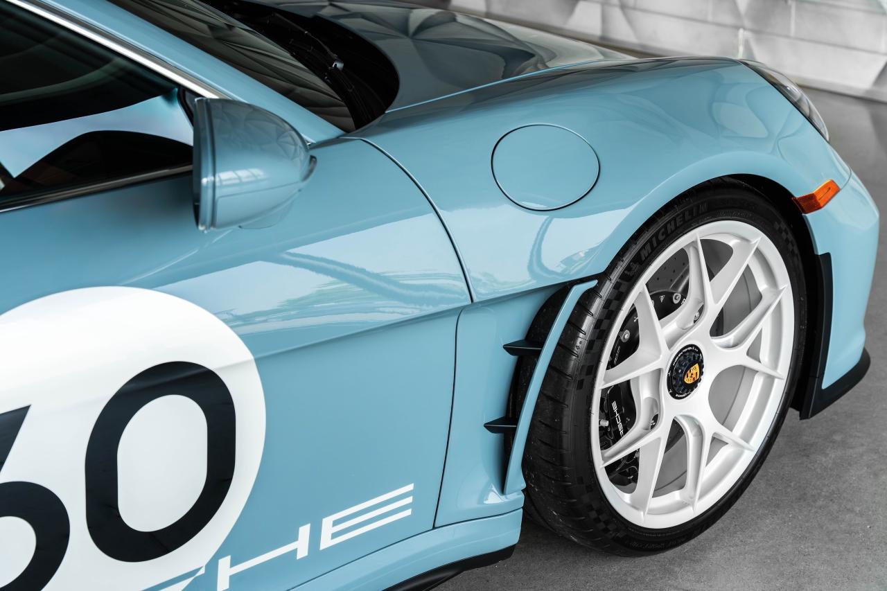 2024 Porsche 911 S/T Coupe Photo