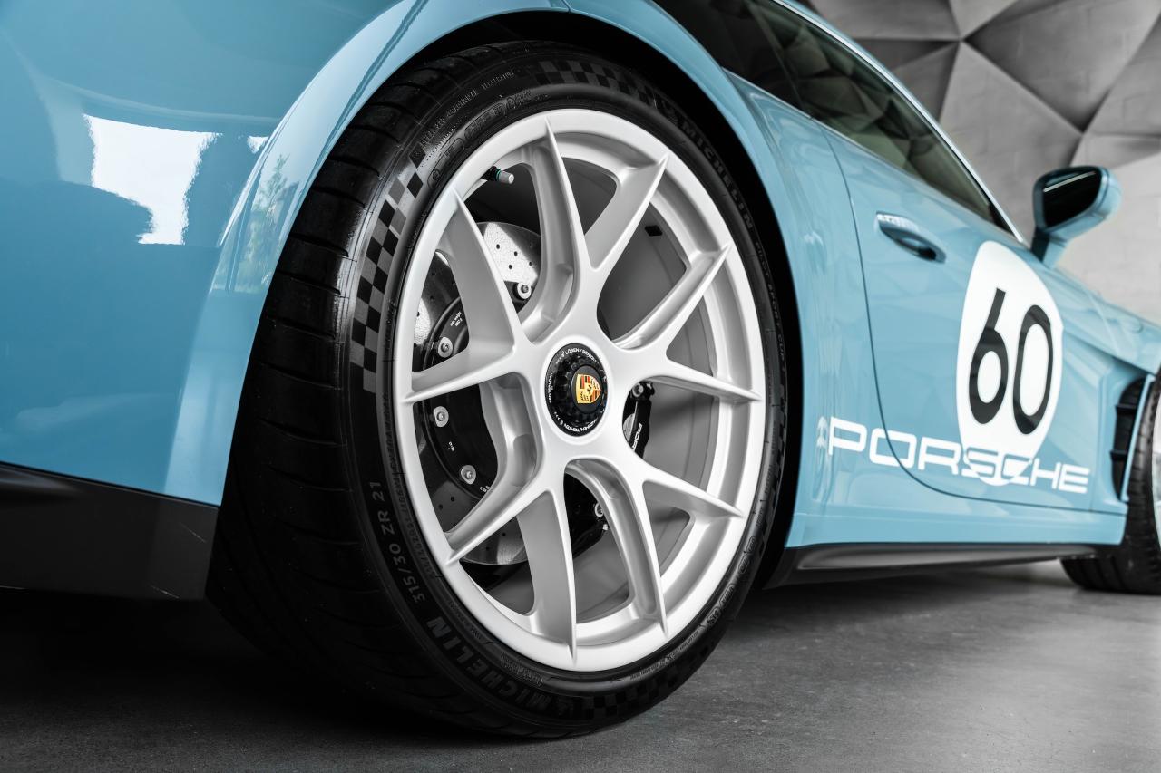 2024 Porsche 911 S/T Coupe Photo