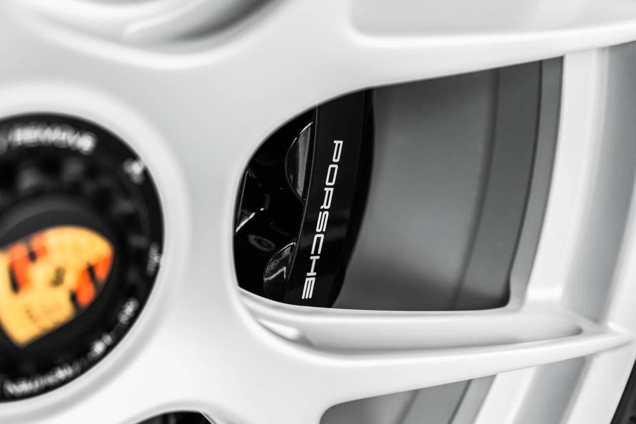 2024 Porsche 911 S/T Coupe Photo