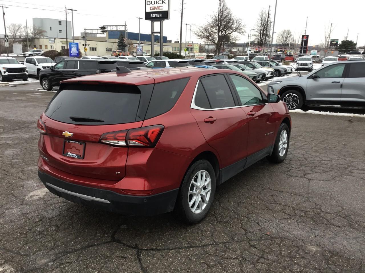 2024 Chevrolet Equinox LT Photo4