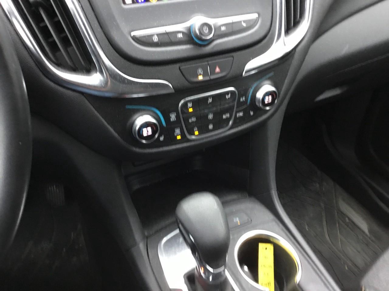 2024 Chevrolet Equinox LT Photo