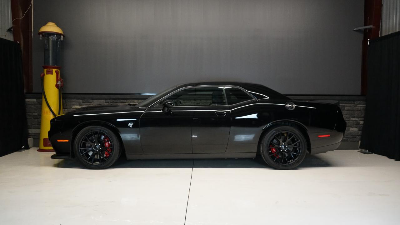 2016 Dodge Challenger 2DR CPE SRT HELLCAT Photo