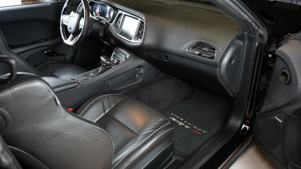 2016 Dodge Challenger 2DR CPE SRT HELLCAT Photo