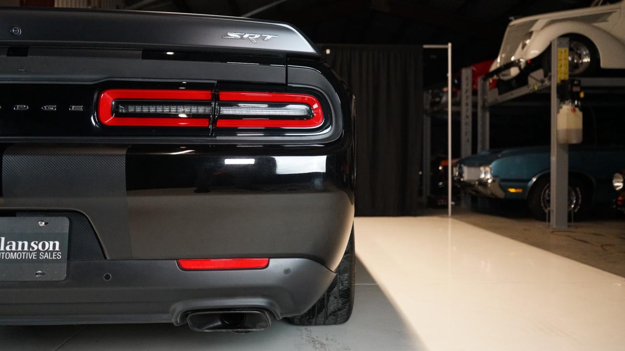 2016 Dodge Challenger 2DR CPE SRT HELLCAT Photo