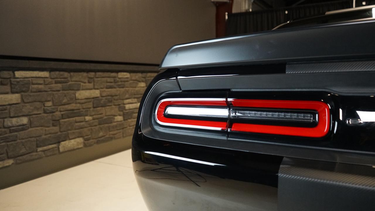 2016 Dodge Challenger 2DR CPE SRT HELLCAT Photo