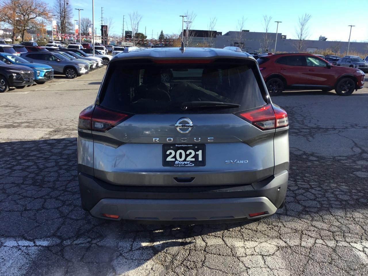 2021 Nissan Rogue SV Photo