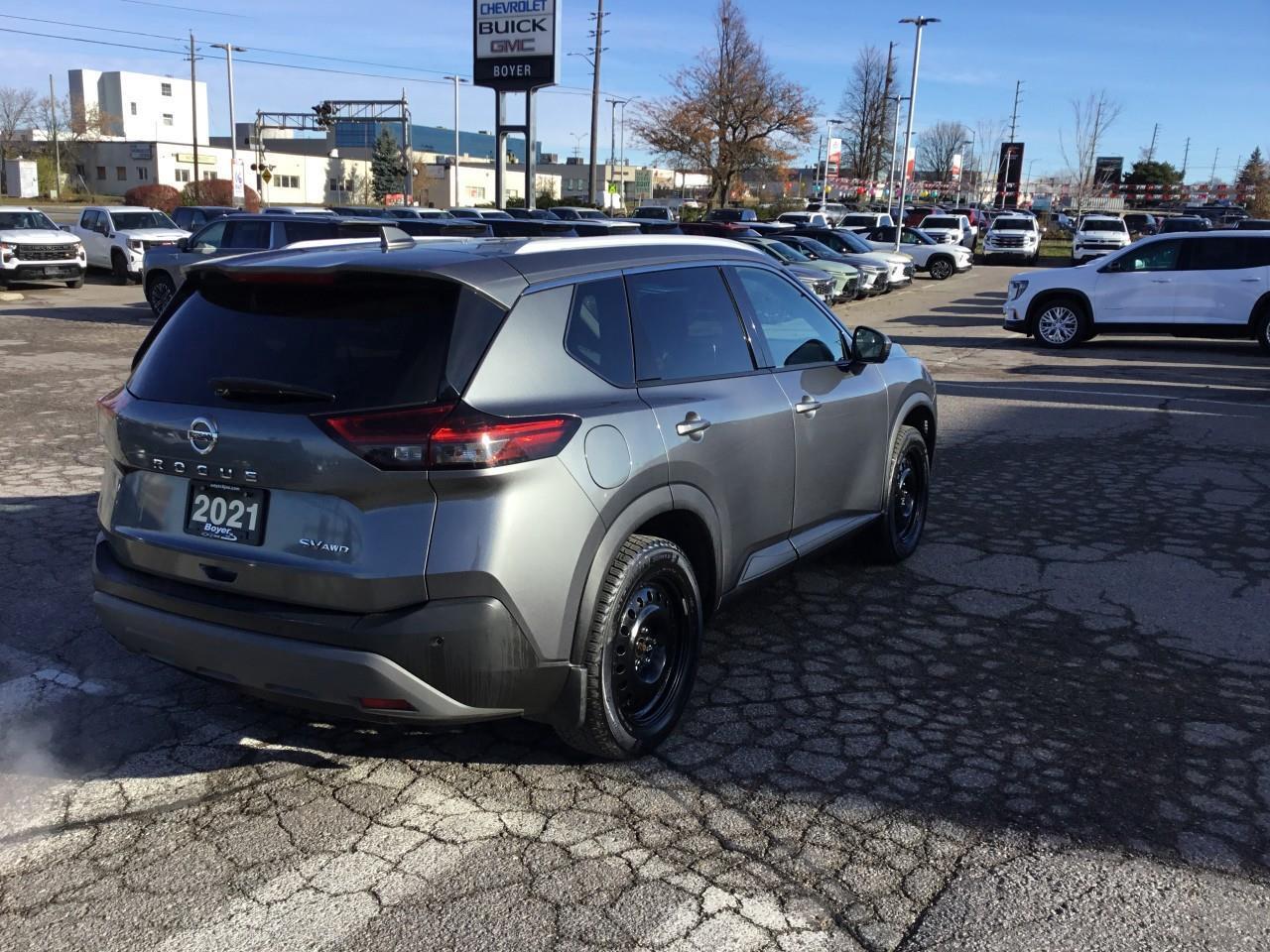 2021 Nissan Rogue SV Photo