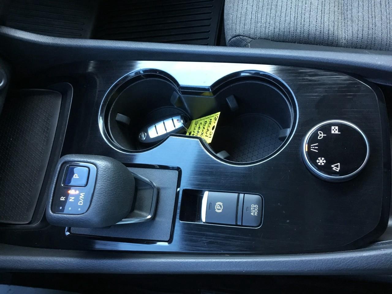 2021 Nissan Rogue SV Photo