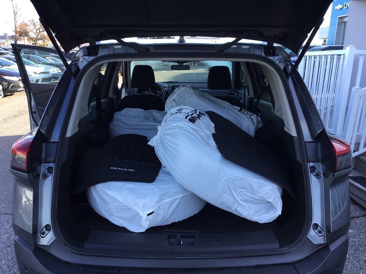 2021 Nissan Rogue SV Photo