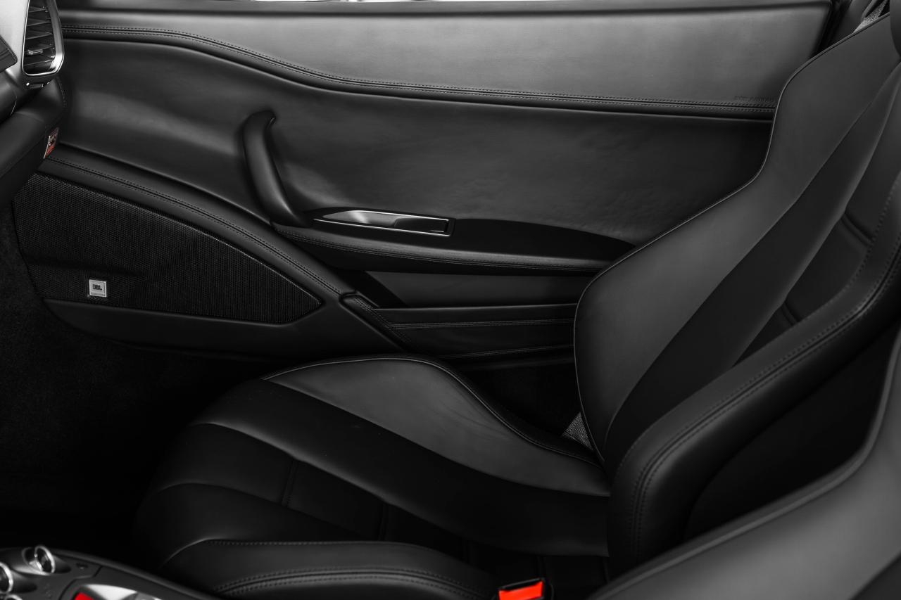 2013 Ferrari 458 Spider 2dr Conv Photo