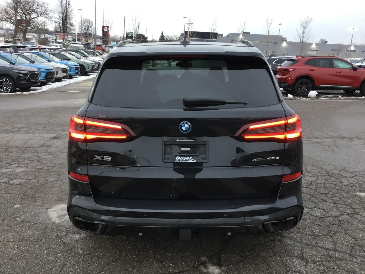 2022 BMW X5 xDrive45e Photo3