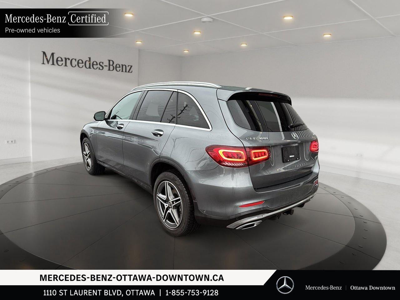 2022 Mercedes-Benz GLC300 4MATIC SUV Fully Loaded GLC with Red Leather! / Photo