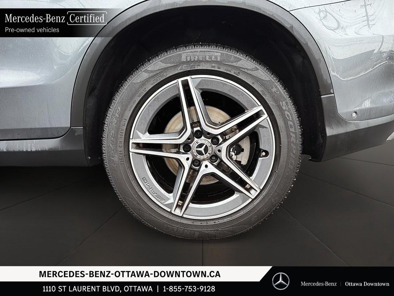 2022 Mercedes-Benz GLC300 4MATIC SUV Fully Loaded GLC with Red Leather! / Photo