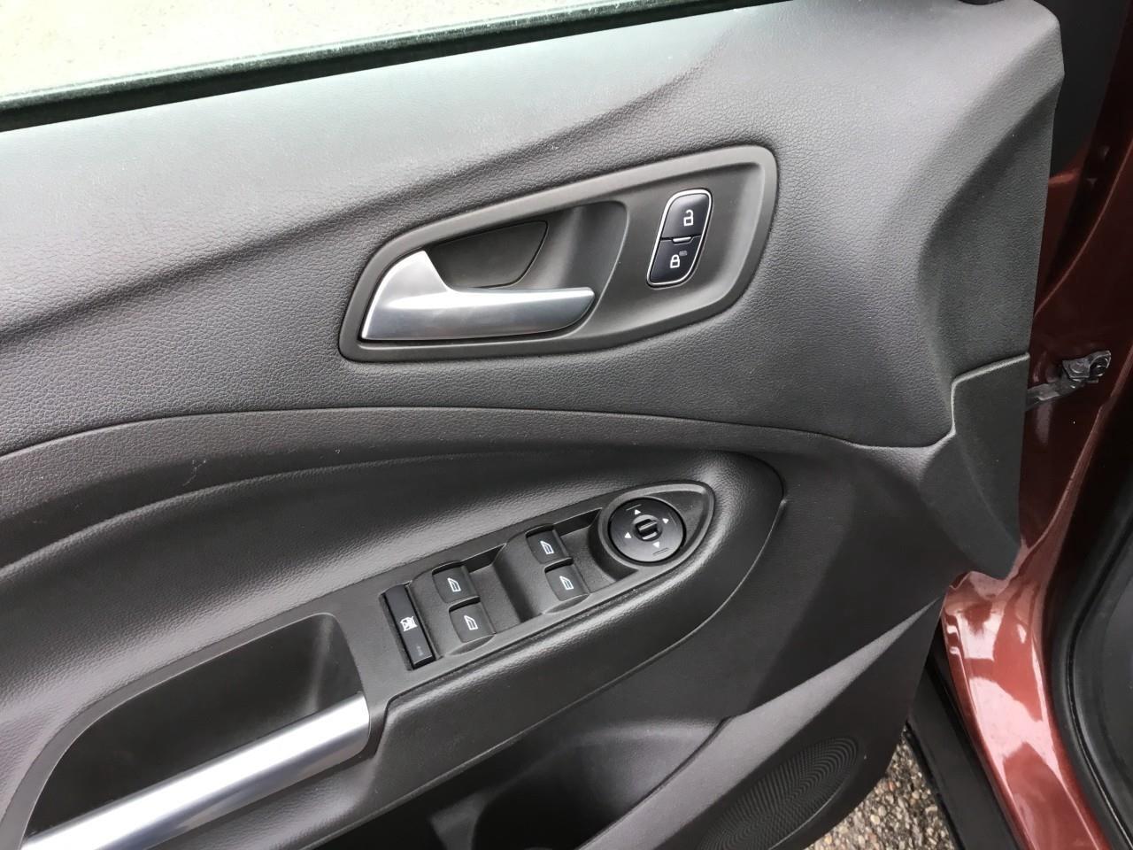 2018 Ford Escape SEL Photo