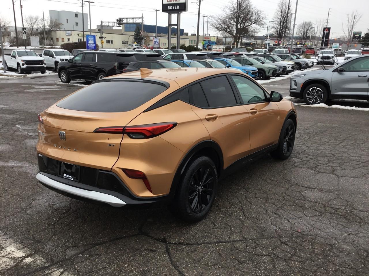 2024 Buick Envista Sport Touring Photo4