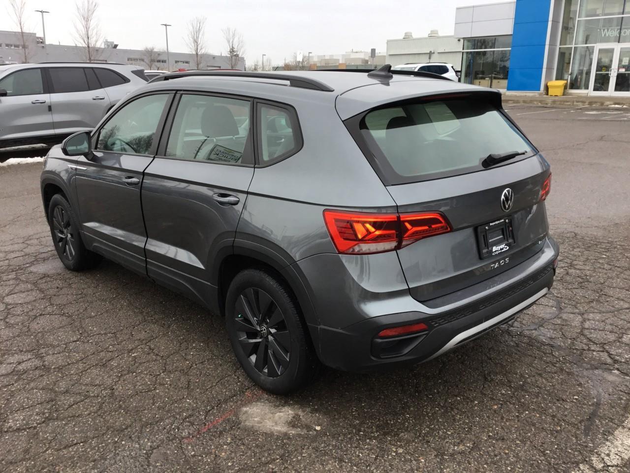 2022 Volkswagen Taos Trendline Photo2