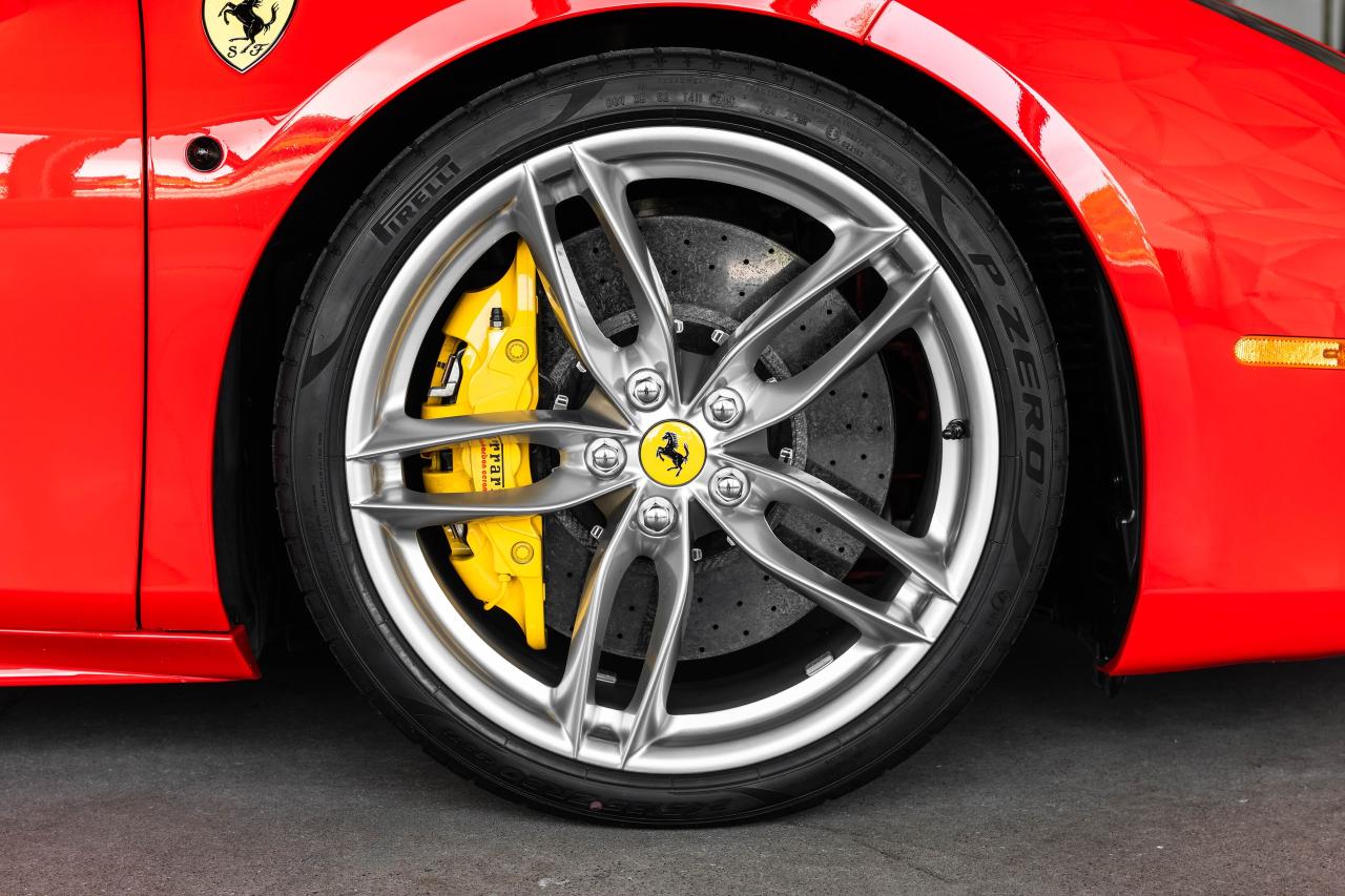 2019 Ferrari 488 Spider Convertible Photo