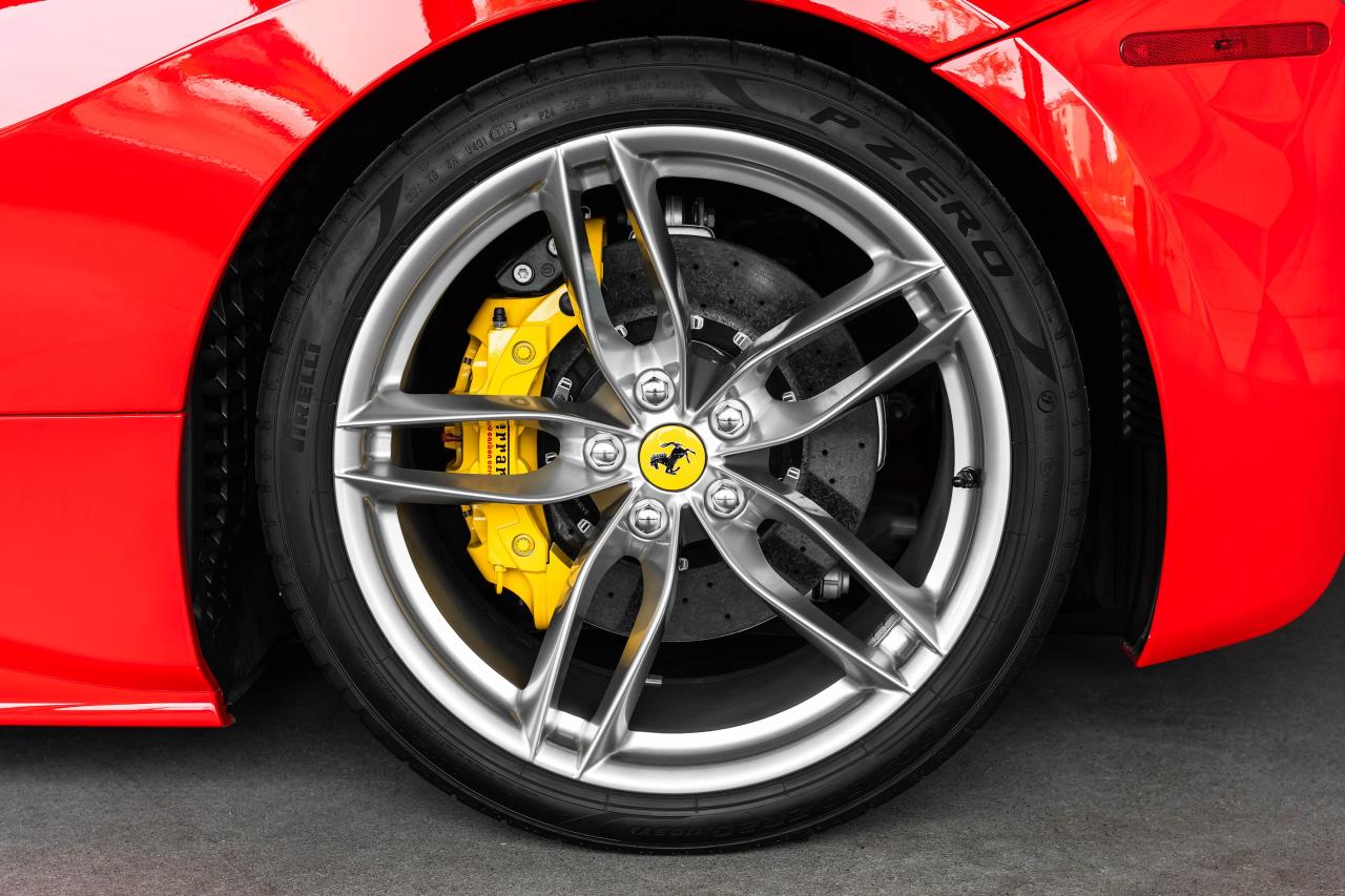 2019 Ferrari 488 Spider Convertible Photo