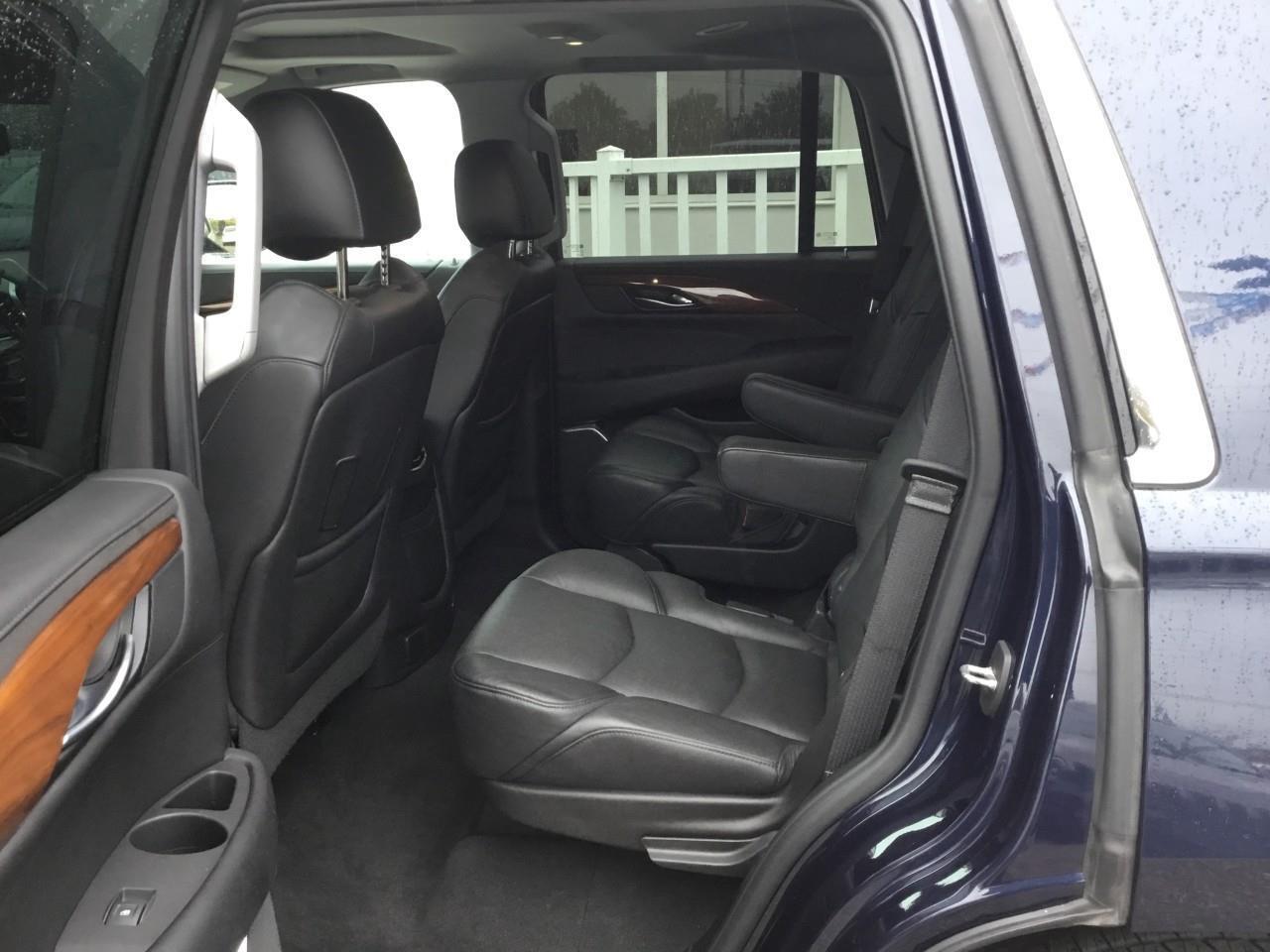 2019 Cadillac Escalade LUXURY Photo