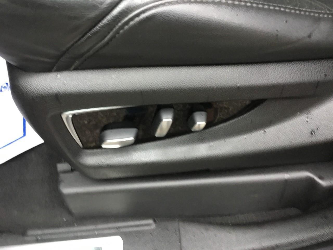 2019 Cadillac Escalade LUXURY Photo