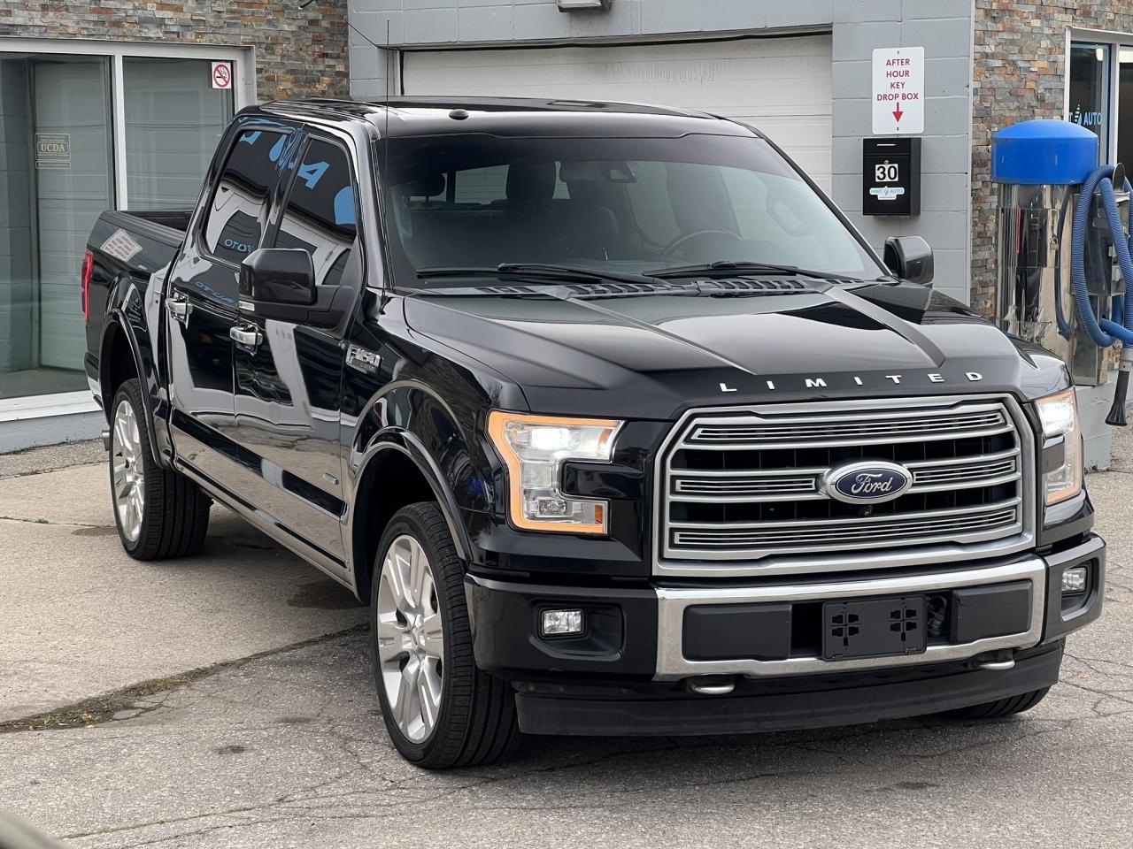 2017 Ford F-150 Limited SuperCrew 4×4 Photo