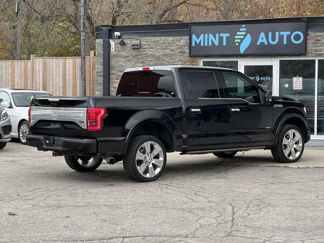 2017 Ford F-150 Limited SuperCrew 4×4 Photo