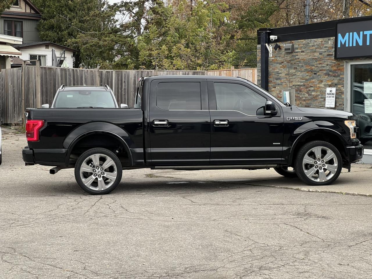 2017 Ford F-150 Limited SuperCrew 4×4 Photo3