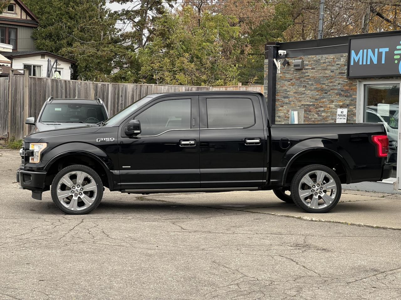 2017 Ford F-150 Limited SuperCrew 4×4 Photo