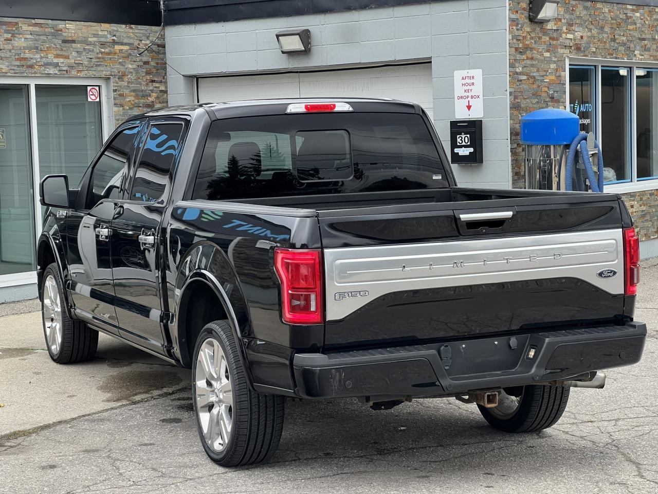 2017 Ford F-150 Limited SuperCrew 4×4 Photo