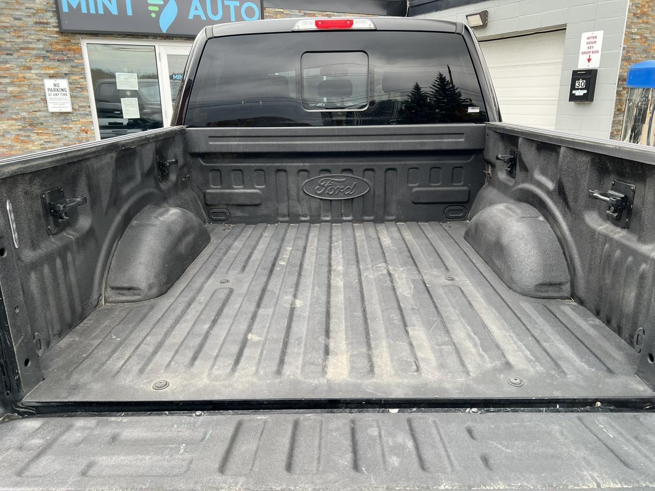 2017 Ford F-150 Limited SuperCrew 4×4 Photo