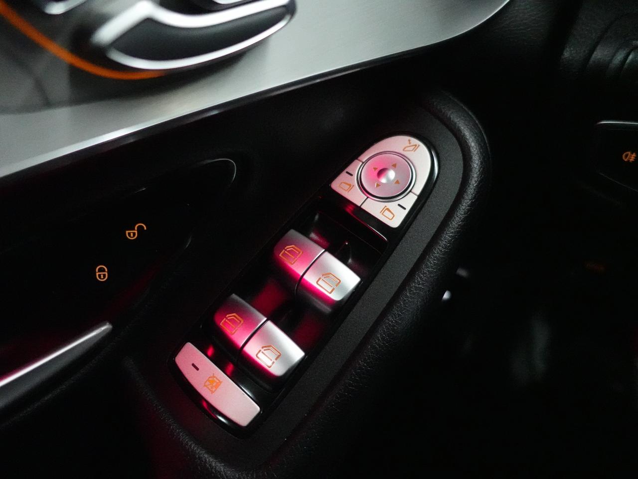 2022 Mercedes-Benz GLC 300 4MATIC | Nav | Leather | Pano roof | BlindSpot Photo