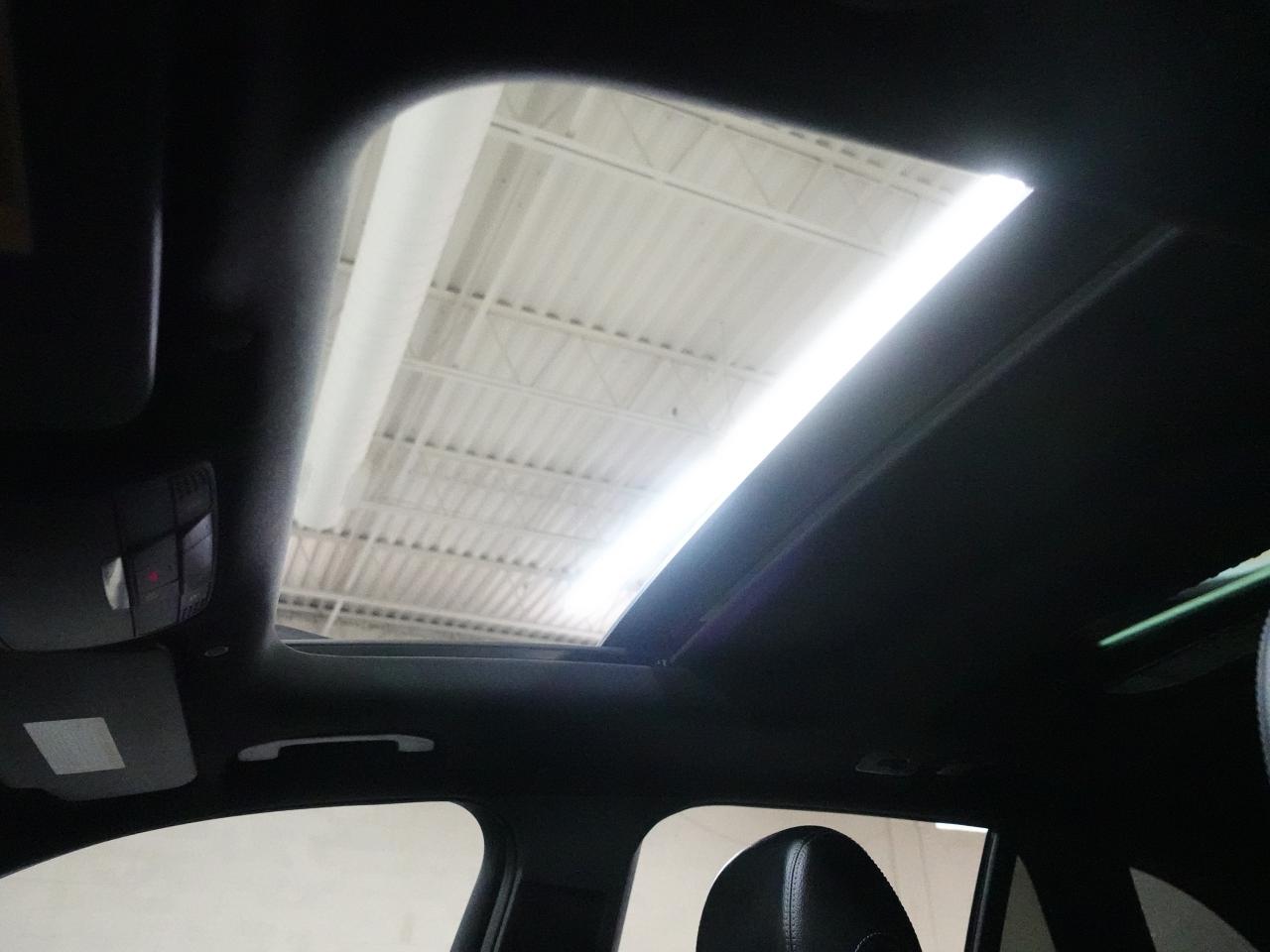 2022 Mercedes-Benz GLC 300 4MATIC | Nav | Leather | Pano roof | BlindSpot