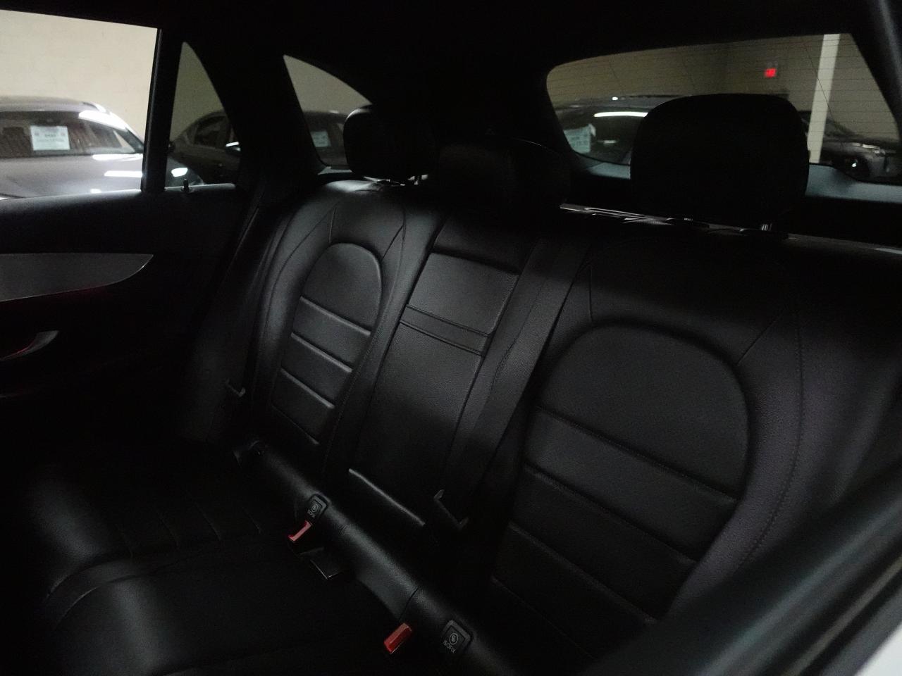 2022 Mercedes-Benz GLC 300 4MATIC | Nav | Leather | Pano roof | BlindSpot Photo