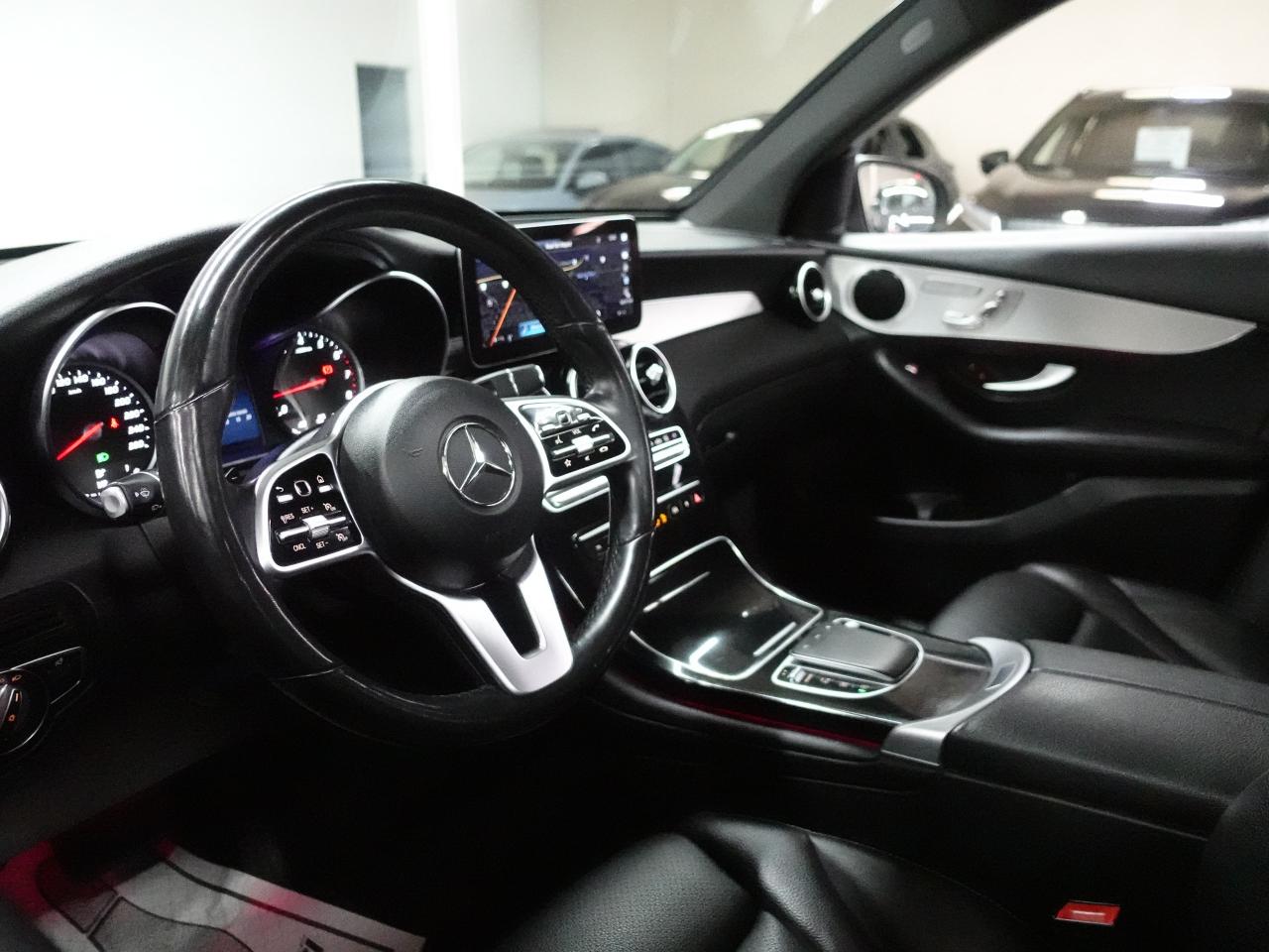 2022 Mercedes-Benz GLC 300 4MATIC | Nav | Leather | Pano roof | BlindSpot Photo